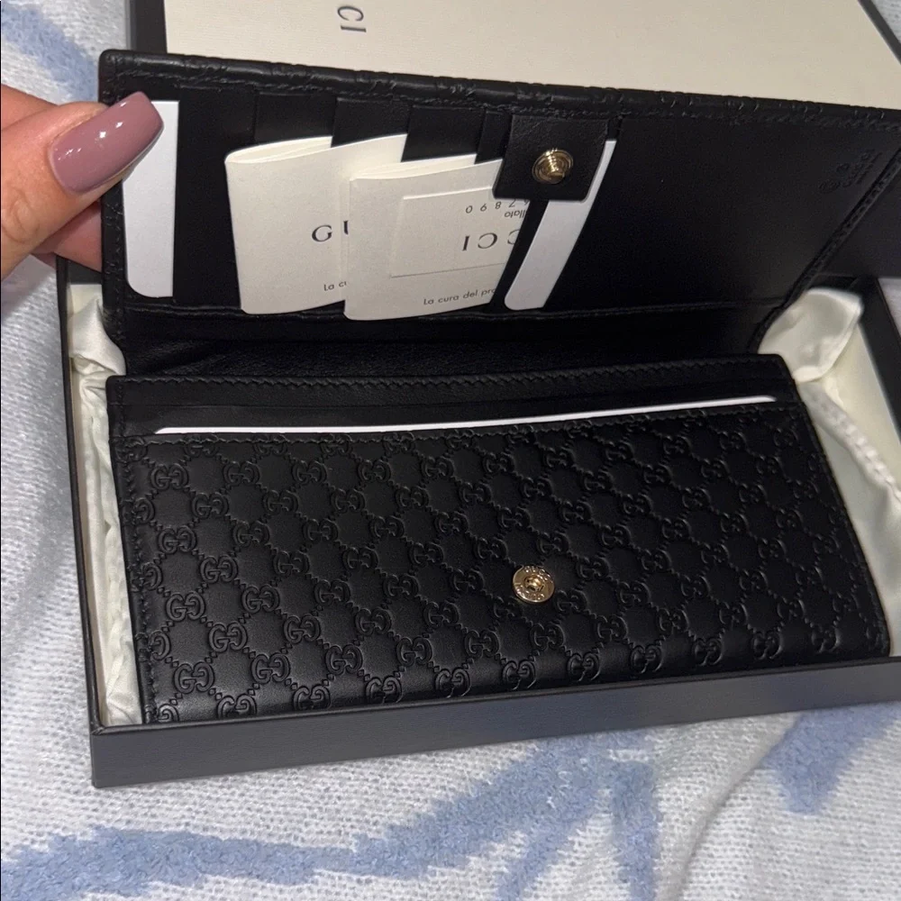 Gucci Black Logo Pattern Wallet - Picture 3 of 8